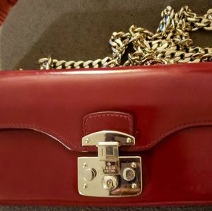 Purple Lady Lock Wallet on Chain